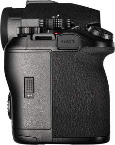 Cámara sin Espejo S1 IIE |   Potente Cámara Profesional Full HD con Lente de 24-105 mm, ISO Nativo Dual y Estabilización de Imagen - Product Image 2