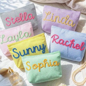 Pochette de maquillage en seersucker de style Instagram, motif lettre, sacs cosmétiques personnalisés pour le rangement domestique - Product Image 5