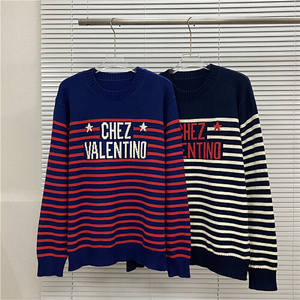 Camiseta de punto informal y versátil para hombre y mujer, con estampado de letras de marca de moda, de manga larga, con rayas, cuello redondo, estilo suéter VT - Product Image 3