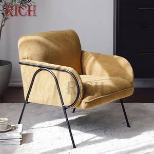 Nordic Moderno di velluto a coste mobili soggiorno Braccio Sedie Soggiorno Camera Moderna terroso giallo Imbottita Singola poltrona di velluto a coste - Product Image 1