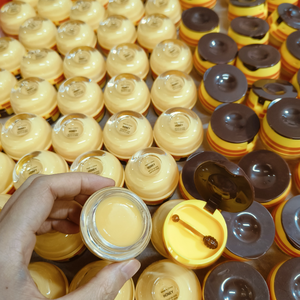 Bálsamo <span class=keywords><strong>para</strong></span> el cuidado de los <span class=keywords><strong>labios</strong></span> de forma redonda hidratante personalizado etiqueta privada bálsamo <span class=keywords><strong>labial</strong></span> de larga duración de fruta orgánica hidratante al por mayor <span class=keywords><strong>para</strong></span> <span class=keywords><strong>labios</strong></span> <span class=keywords><strong>secos</strong></span> - Product Image 2