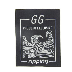 Etiquette pliante découpé<span class=keywords><strong>e</strong></span> thermoscellé<span class=keywords><strong>e</strong></span> au toucher doux Etiquette tissé<span class=keywords><strong>e</strong></span> de marque de vêtements personnalisé<span class=keywords><strong>e</strong></span> pour vêtements - Product Image 4