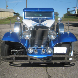 Limousines Électriques Bleues de Haute Qualité pour Transport Funéraire Classique – Fournisseur de Voitures Funéraires Électriques - Product Image 4