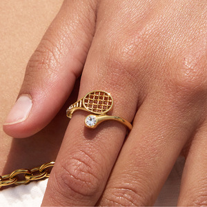 Conjunto de joyería de acero inoxidable, collar, pulsera y anillo con circonita para mujer, estilo moderno para fiestas, tono dorado - Product Image 4