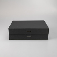 Boîte cadeau pliable en stock avec ruban en satin, style classique, pour événements festifs et emballages cadeaux d'entreprise