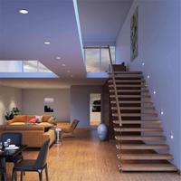 Escalier flottant design avec support en acier robuste pour maisons modernes