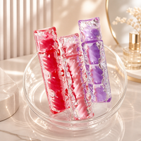 Gloss à lèvres en tube cristal froissé, texture ondulée, forme gourde et colonnes carrées, nuances violet, rouge, rose, approvisionnement en gros, personnalisation OEM
