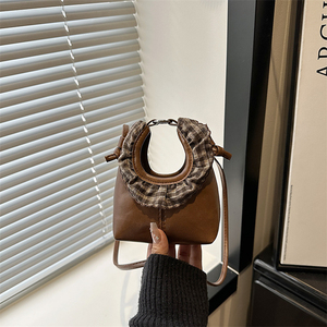 Sac à main rétro, polyvalent, élégant et raffiné pour femmes, un nouveau style printemps, sac bandoulière haut de gamme. - Product Image 2