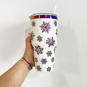 Vasos de Café con Tapa, Recubiertos con Polvo Holográfico, Plateados con Efecto Arcoíris, de 30 oz, con Diseño de Logotipo Grabado con Láser Blanco y Negro - Product Image 2