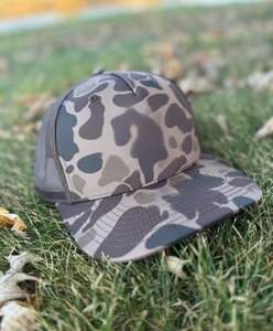 Venta al por mayor de 6 paneles de camuflaje gorra de caza de cuero personalizado parche Logo gorras de camionero de algodón marrón camuflaje pez gorras de camionero - Product Image 5