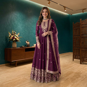 Prix d'usine OEM – Nouvelle Robe Anarkali Prêt-à-porter en Soie, Violet Foncé, Style Traditionnel Indien et Pakistanais, Tenue Ethnique, Longue et Somptueuse - Product Image 1