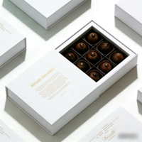 Boîte cadeau personnalisée de luxe écologique réutilisable en papier kraft blanc imperméable pour chocolats, avec doublure en éponge, finition mate, portable