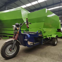 Chariot mélangeur d'aliments TMR électrique haute capacité autopropulsé pour l'alimentation en ensilage des bovins laitiers