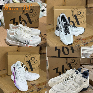 Lot de chaussures de sport en maille, prix de gros avec service de vente professionnel - Product Image 1