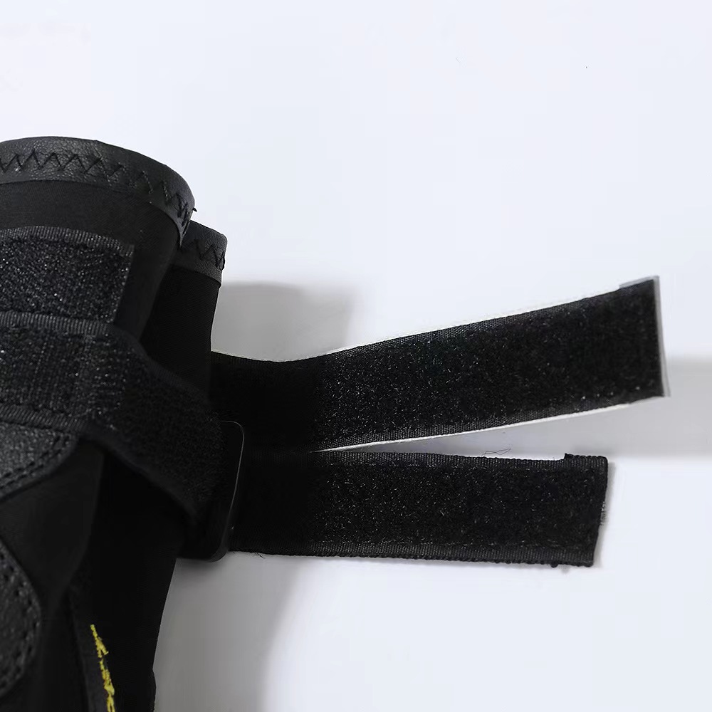 Fashion Pet Shoes Wholesale Waterproof Breathable Lightweight Dog Shoes Night Reflective Safety Travel Dog Boots