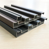 En stock Tuiles modernes isolées pour toit et mur en alliage d'aluminium Panneaux décoratifs d'extérieur