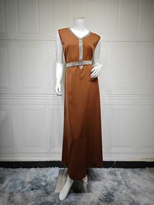 Conjunto de 3 Piezas de Abaya Musulmana de Lujo al por Mayor de Dubái, Estilo Modesto para Eid, con Adornos Plateados y Mangas de Campana, para Todas las Ocasiones, Kaftan, Vestido de Ramadán - Product Image 4