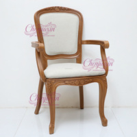 Chaise Louis en résine vintage tendance 2026 pour hôtels et événements, fauteuil de réception facile à assembler, chaise Louis en plastique pour extérieur et mariages