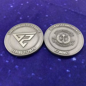 Pièce en métal plaqué or commémorative Football Football Superstar <span class=keywords><strong>Cristiano</strong></span> <span class=keywords><strong>Ronaldo</strong></span> Souvenir cadeau équipe Logo personnalisé émail porte-clés - Product Image 3