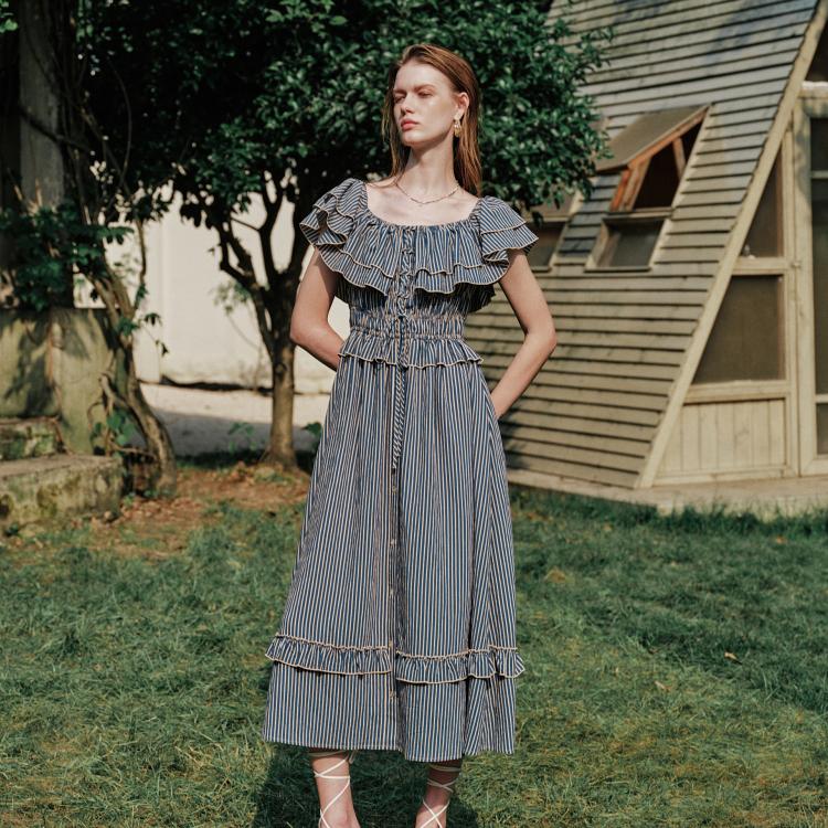 green emerald velvet dress Green Long Dress with Leaves Cutwork Embroidery on Bottom  Western Era