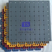 Dalles de sol sportives modulaires vertes à emboîtement pour terrains de basketball extérieurs, gymnases, installation facile pour les écoles et les installations extérieures