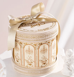Boîte cadeau ronde vintage romantique avec nœud en satin rouge et motif de lustre pour l'emballage de bijoux - Product Image 2