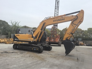 Excavadora de cadenas Hyundai R305LC-9T de 30 toneladas usada en stock, excavadora hidráulica original de Corea para construcción de túneles y terraplenes - Product Image 3