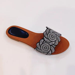 Popüler güzel tasarım orijinal düz terlik toptan kadın terlik açık yeni tasarım bayanlar ayakkabı - Product Image 1