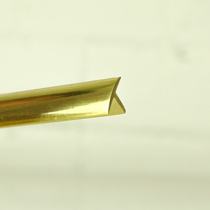 Garniture en métal de cuivre lisse en forme de T de livraison rapide pour la personnalisation de matériaux de construction de grossiste protégeant l'emballage de caisse en bois - Product Image 4