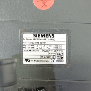 Moteur servo SIEMENS 1FK7100-5AF71-1FG0 Conception compacte pour le textile Moteur efficace et robuste assurant un fonctionnement fluide - Product Image 4