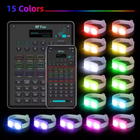 Bracelets LED de fête contrôlables par application, blancs, en PP, lumineux et clignotants, pour mariage, concert, festival, logo personnalisé en gros