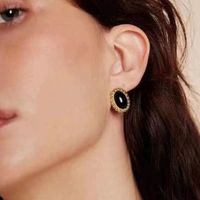 2026 Boucles d'oreilles torsadées ovales rétro françaises, design de niche de luxe léger et haut de gamme, avec pierres précieuses, ensemble de bijoux de mode