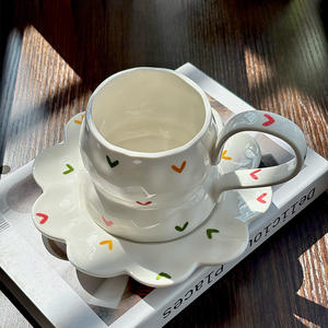 Tasses en céramique créatives à anse haute, ensembles de tasses à café et soucoupes peintes à la main - Product Image 3