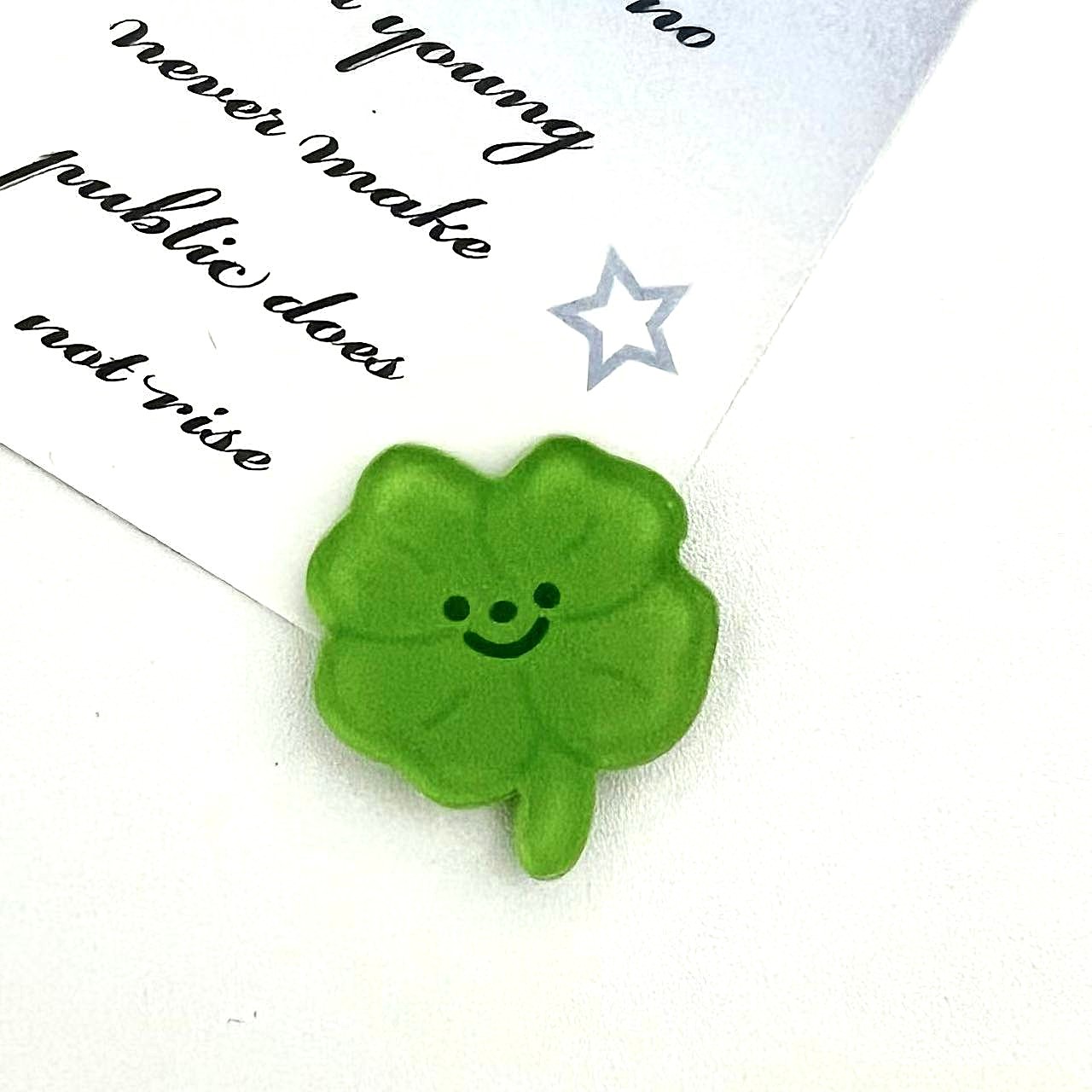 trébol de cuatro hojas