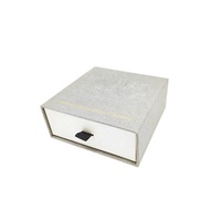Boîte à tiroir de luxe robuste avec logo personnalisé, emballage cadeau coulissant en papier noir, feuille d'or, éponge en velours, écologique et recyclé