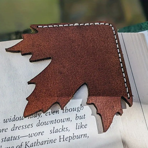 Cross-border spot PU leather maple <b>leaf</b> bookmarks, student notebook page dividers, <b>book</b> corner clips, simple retro maple <b>leaf</b> - Product Image 5