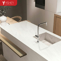 Grande table d'îlot de cuisine en marbre personnalisée avec placard de rangement Centre de cuisine de toute la maison pour villa comprenant un accessoire de robinet