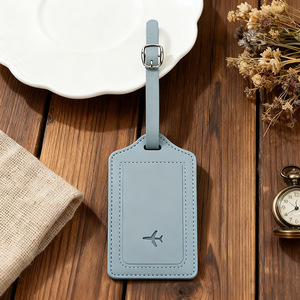 Étiquette de bagage en cuir <span class=keywords><strong>pour</strong></span> <span class=keywords><strong>valise</strong></span>, étiquette de bagage en cuir souple <span class=keywords><strong>pour</strong></span> carte d'embarquement avec sangle réglable, logo imprimable, porte-clés en cuir - Product Image 6