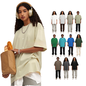 T-shirt Homme Oversize Personnalisé en Coton Biologique 42GSM, Coupe Ample Unie, Luxe, Épaules Tombantes, Brodé - Product Image 1