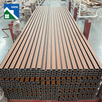 Revêtement de mur extérieur en composite de bois de grain de bois de haute qualité Panneaux muraux de façade en WPC anti-rayures