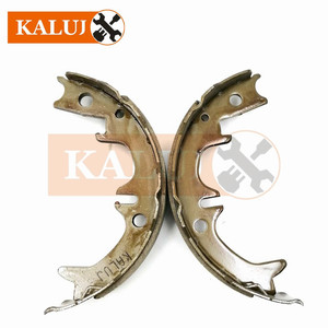 Kaluj Set ganasce freno di stazionamento 46540-06050 46550-06050 46590-06030 per <span class=keywords><strong>Toyota</strong></span> <span class=keywords><strong>Land</strong></span> <span class=keywords><strong>Cruiser</strong></span> - Product Image 4