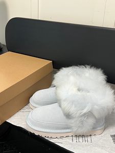 Botas de Nieve Cálidas de Lujo para Mujer UGGS Invierno 2025 - Forro de Lana de Alta Calidad, Material de Piel de Oveja, Logotipo Original - Product Image 3