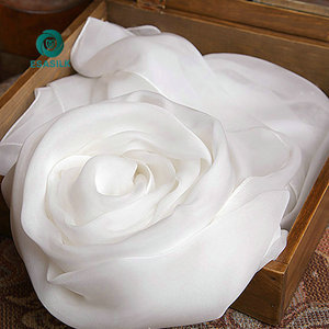 للبيع بالجملة وشاح حريري مربع مربع صغير أبيض بلون سادة حرير للنساء - Product Image 3