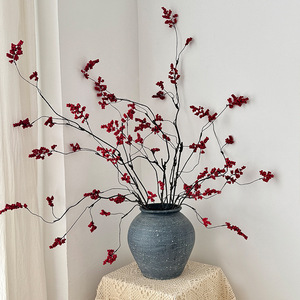Branches artificielles de baies rouges Yasunobu, en mousse teinte à la main, fruits porte-bonheur, décoration de la maison pour le Nouvel An chinois - Product Image 1