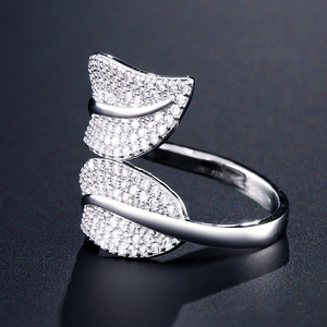 Rakol แหวนลูกบาศก์เซอร์โคเนียรูปใบไม้ RP2123สำหรับเจ้าสาว - Product Image 6