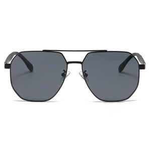 Nouvelles lunettes de soleil carrées pour hommes, monture en métal, verres TAC, protection UV400, couleur noire, lunettes de soleil d'extérieur, classe 2 - Product Image 5