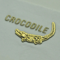 Étiquettes TPU personnalisées de haute qualité, logo 3D en relief, plaqué or, patchs de marque TPU pour accessoires vestimentaires