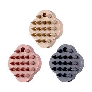 Cepillo de Silicona Ovalado en Forma de Trébol para Lavar el Cabello, Cepillo de Masaje para Cabello Seco y Mojado, para Hombres y Mujeres - Product Image 1