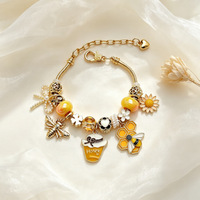 Bracelet en acier inoxydable plaqué or, motif nid d'abeille et marguerite, étanche, best-seller TikTok, par Fanhua Jewelry
