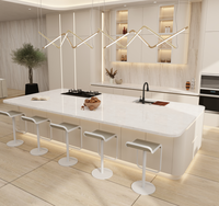 Mobili da Cucina su Misura con Installazione a Parete e Stoccaggio Organizzato, Realizzati su Ordinazione per Progetti d'Interni Personalizzati
